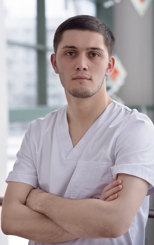 хирург, хирург-имплантолог Маликов Али Маликович