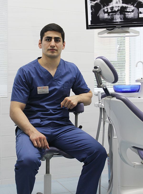 Стоматолог-терапевт, ортопед Тонян Рубен Геннадьевич