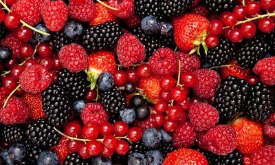 Какие продукты и напитки окрашивают зубы