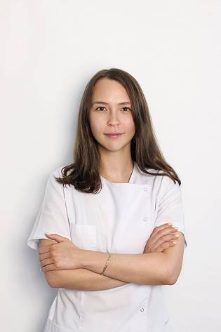 Стоматолог-терапевт Гатиятова Алина Альбертовна