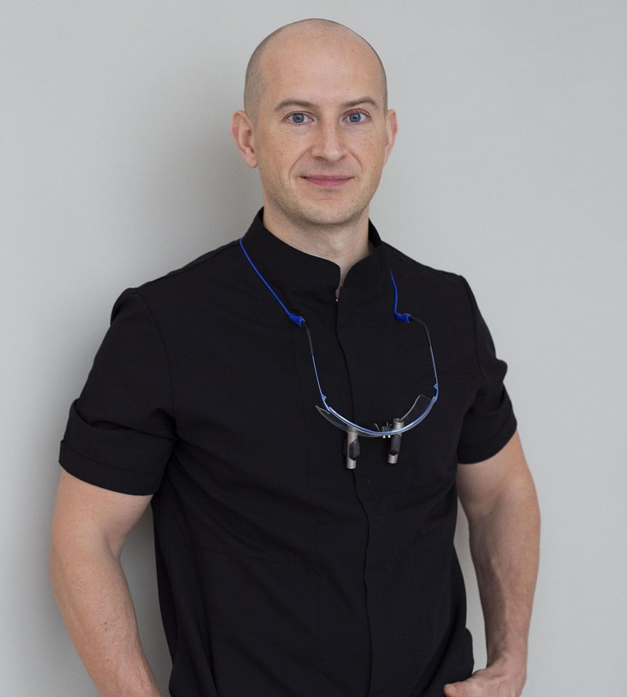 Врач-стоматолог-хирург Грибков Михаил Юрьевич